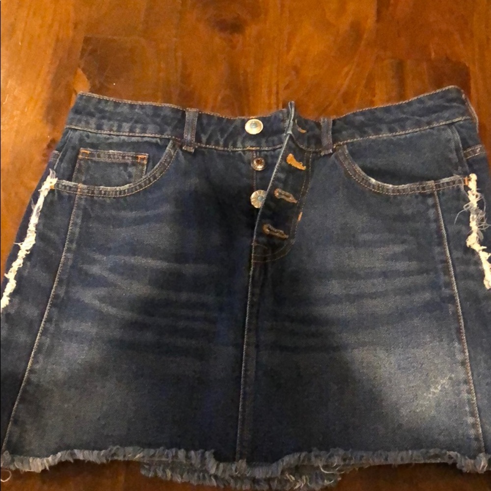 Zara denim skirt w button detailing